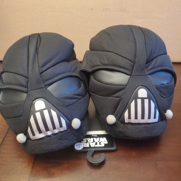 Men's Star Wars Darth Vader Plush Slippers - Picture 5 of 9